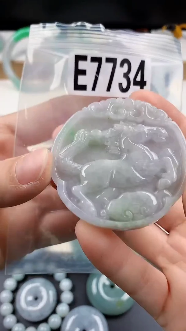 颈饰未镶嵌翡翠天然翡翠吊坠挂件