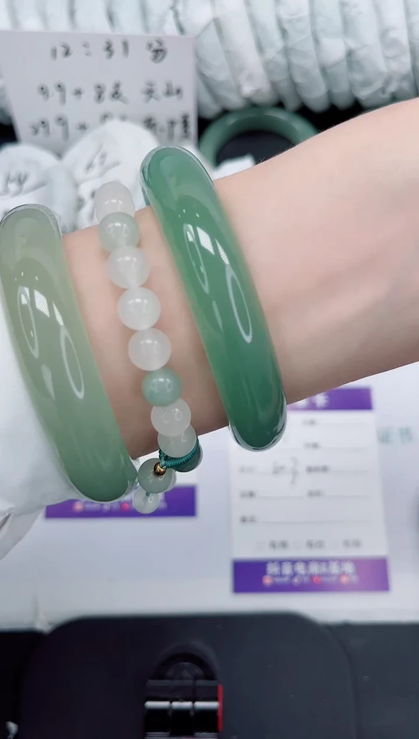 石英岩玉手镯未镶嵌19-60.3