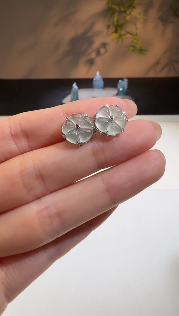 【闪购商品】翡翠耳饰18K金镶嵌舒雅
