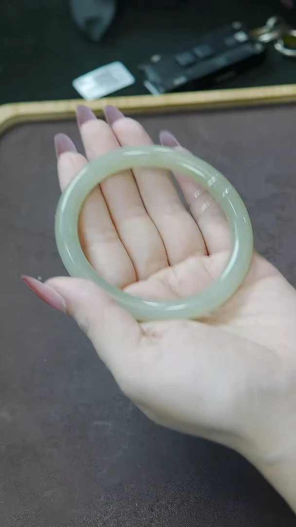 未镶嵌手串和田玉57圈口 浅晴水手镯