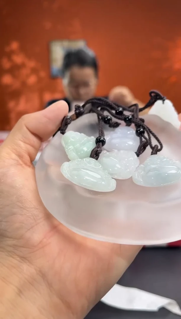 颈饰未镶嵌翡翠边城刀客/405086/多样性发一