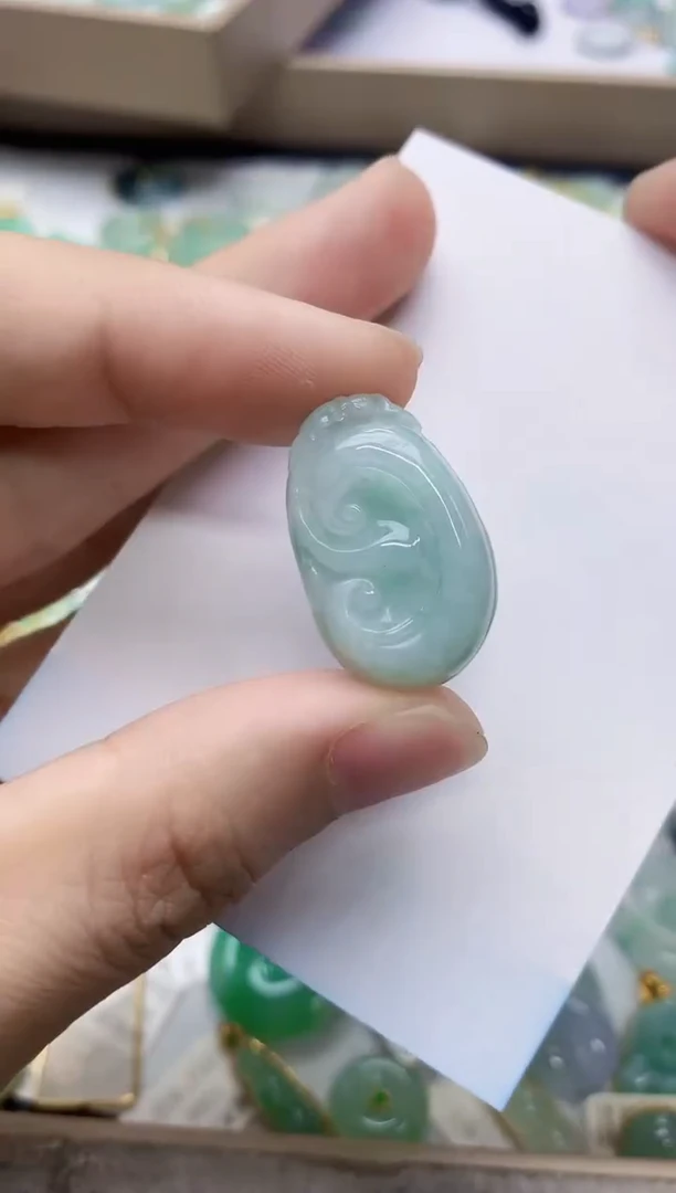 翡翠未镶嵌颈饰天然缅甸A货翡翠