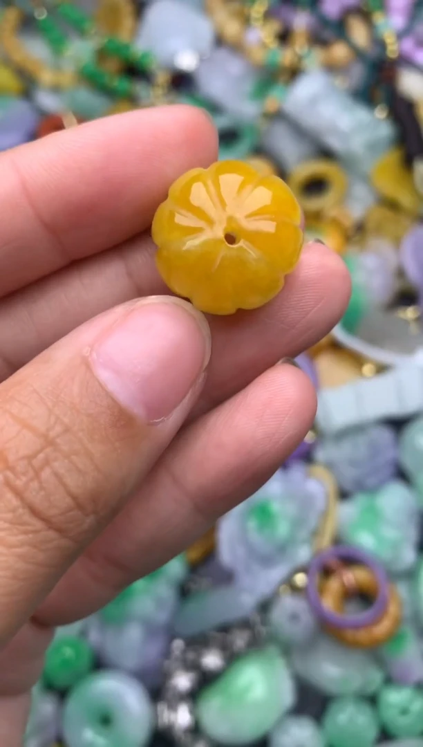 颈饰未镶嵌翡翠缅甸翡翠吊坠