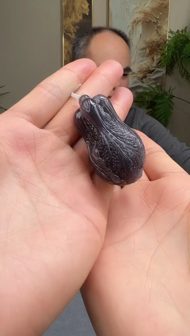 颈饰未镶嵌和田玉吊坠