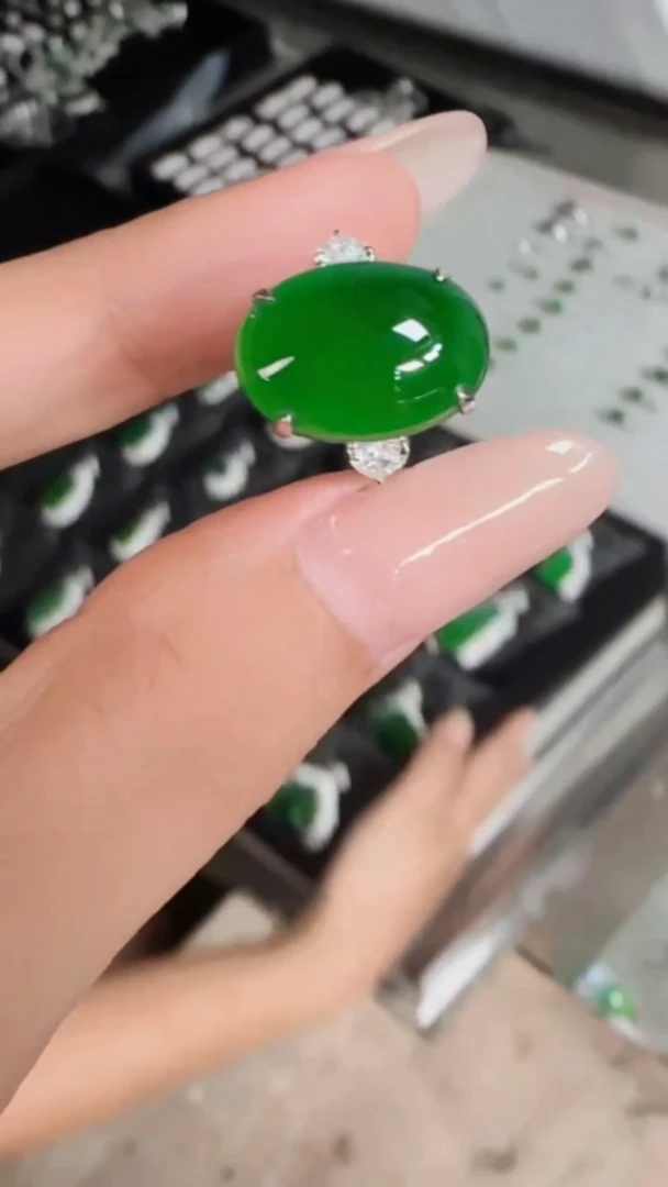 定制翡翠18K金镶嵌翡翠戒指200