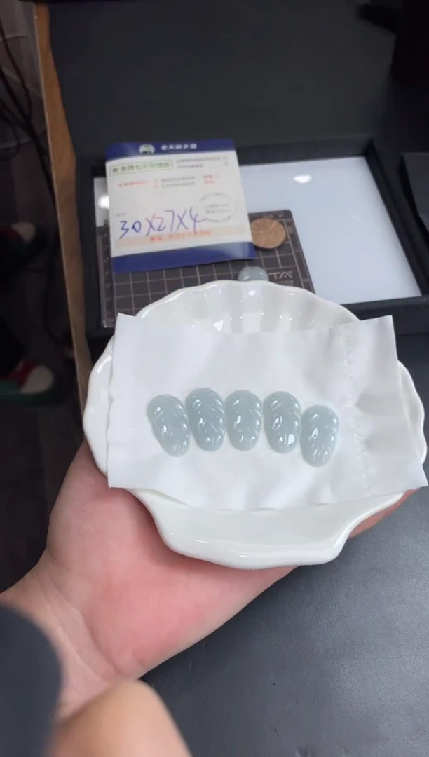 【闪购商品】翡翠挂件未镶嵌叶子FL03配绳/多样性发其一ZBCP