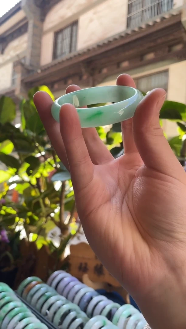 未镶嵌手镯（贵妃镯）翡翠57贵妃