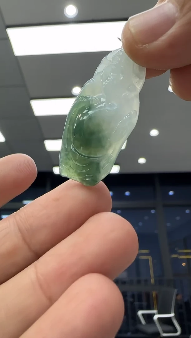 颈饰未镶嵌翡翠天然翡翠A货孤品一件