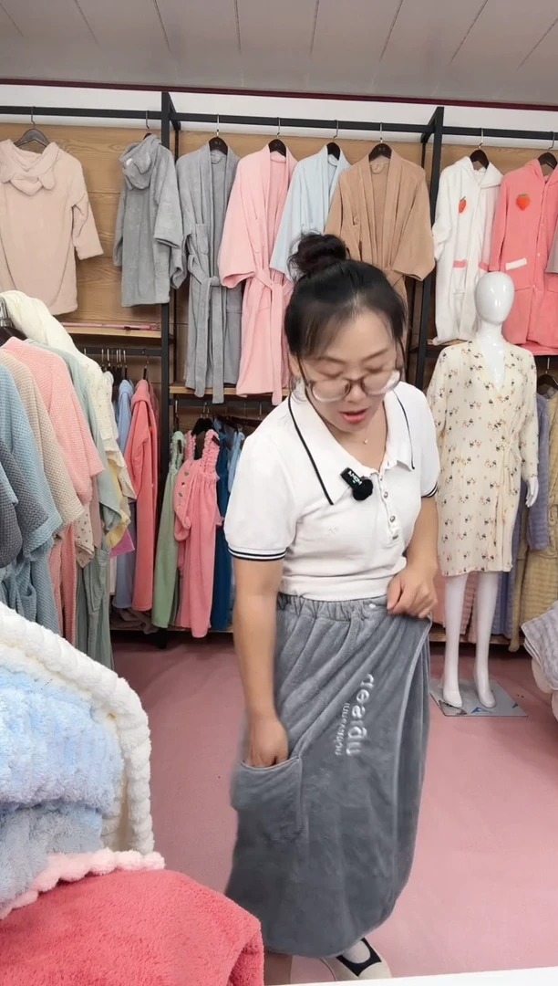 珊瑚绒男士浴裙灰色