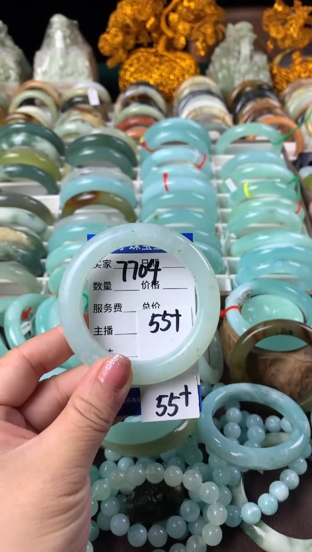 【闪购商品】蛇纹石玉手镯未镶嵌7704