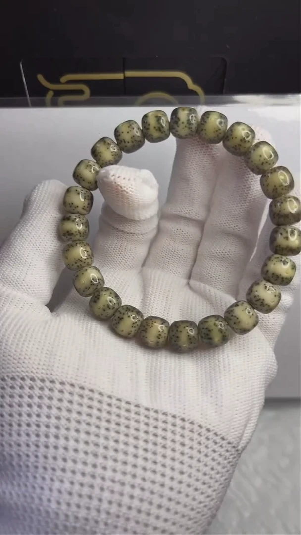 手串星月菩提小驼包10x9.A966