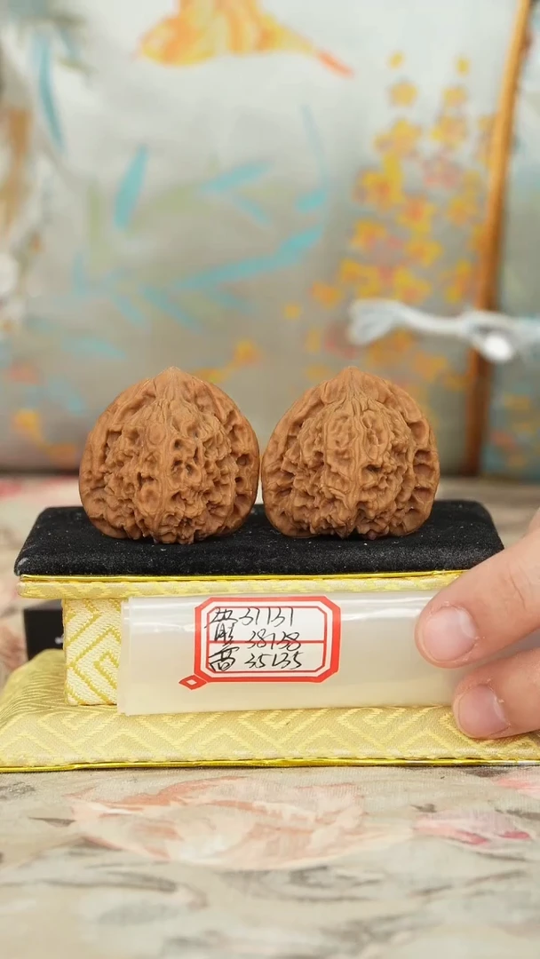 【闪购商品】文玩核桃把件赵喜满南将石