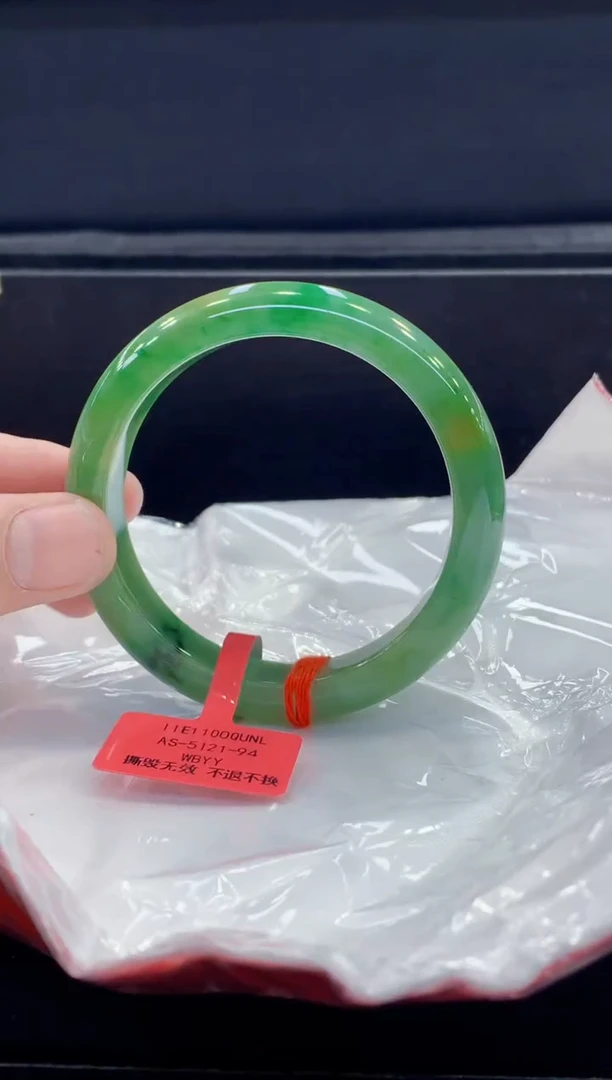 未镶嵌手镯翡翠翡翠手镯