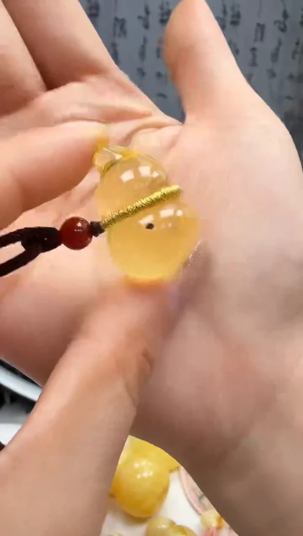 裸石琥珀未镶嵌如图