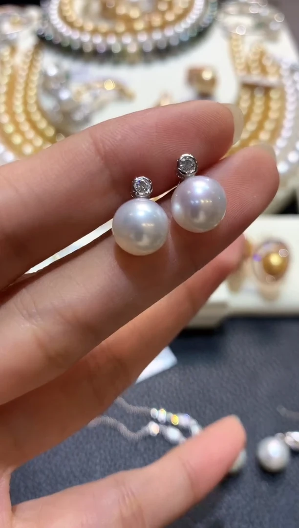18K金镶嵌耳饰海水珍珠m99