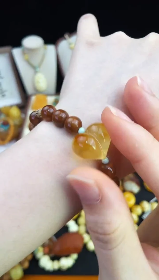 琥珀未镶嵌珠宝奇石柒月