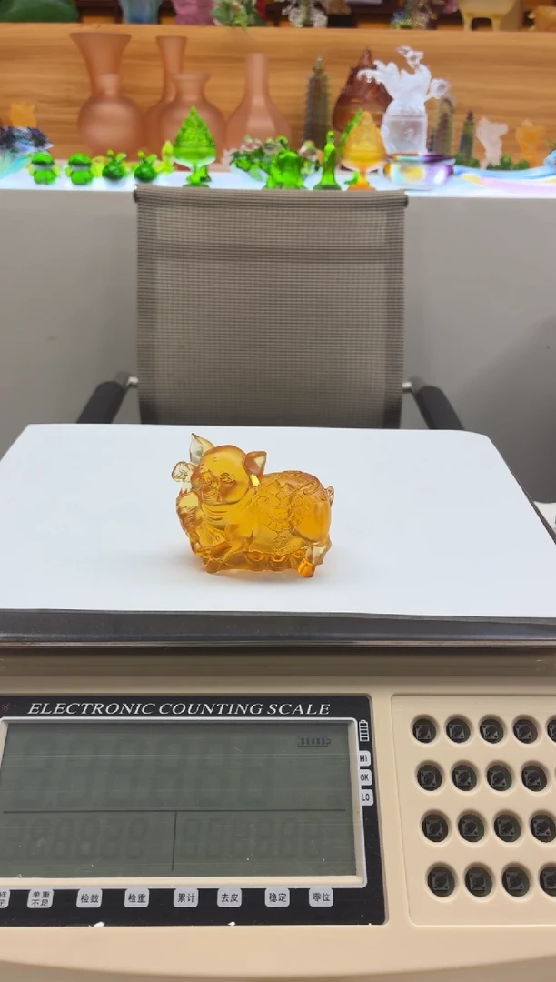 手工艺品琉璃琥珀色福猪摆件