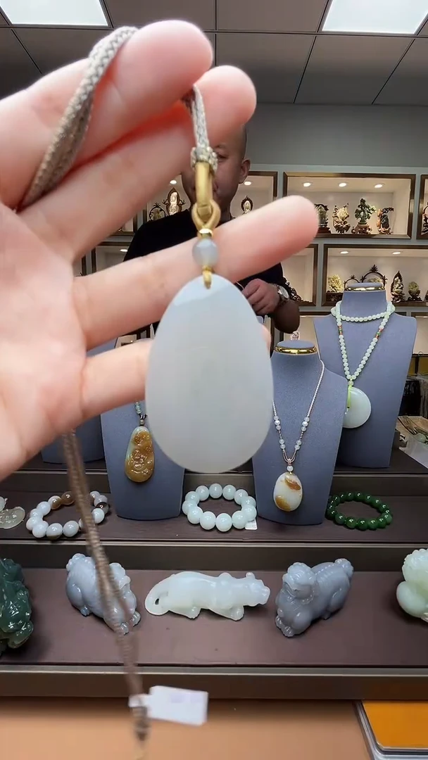 和田玉未镶嵌颈饰苏