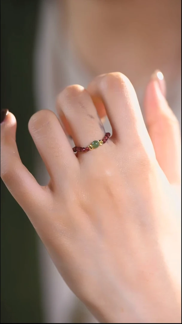 银S925镶嵌戒指石榴石石榴石戒指