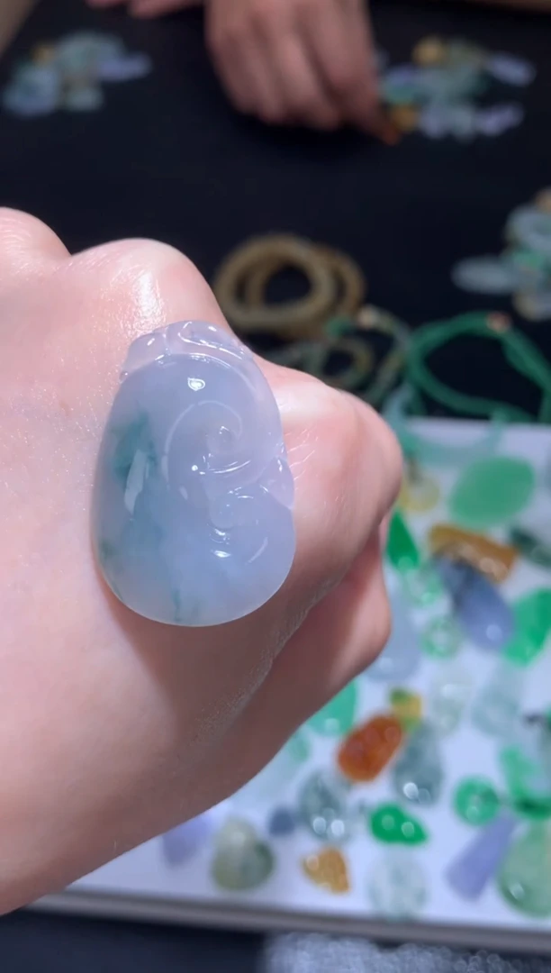 未镶嵌定制翡翠如意
