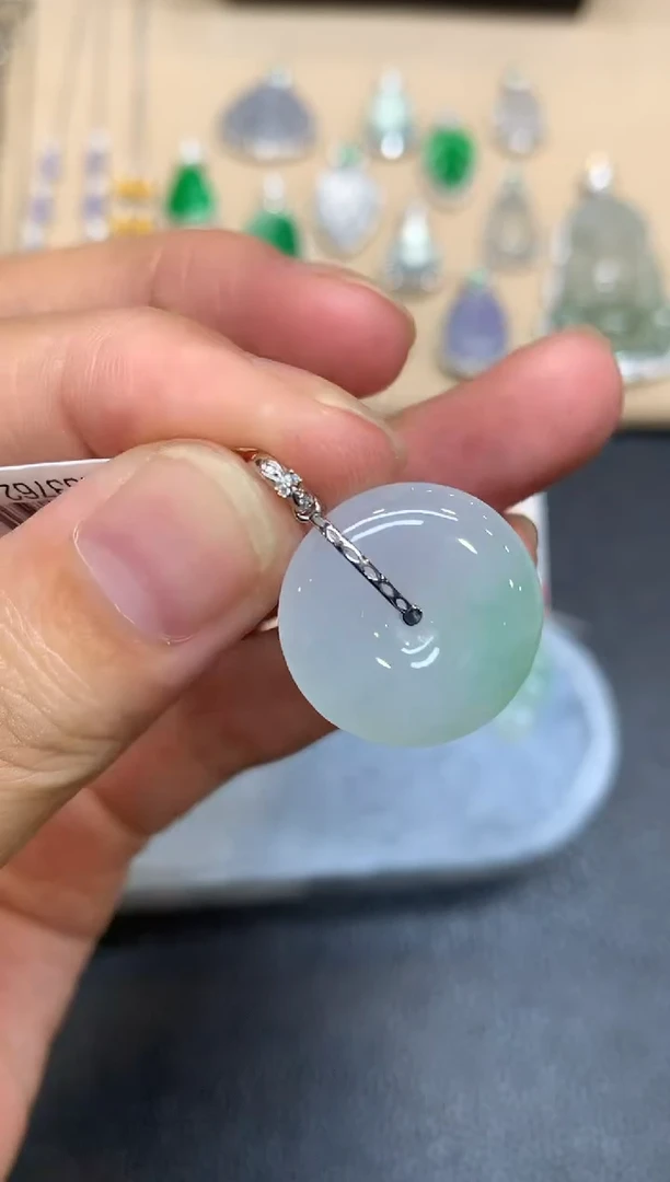 颈饰18K金镶嵌翡翠平安扣【无服务费【48小时鉴赏期】