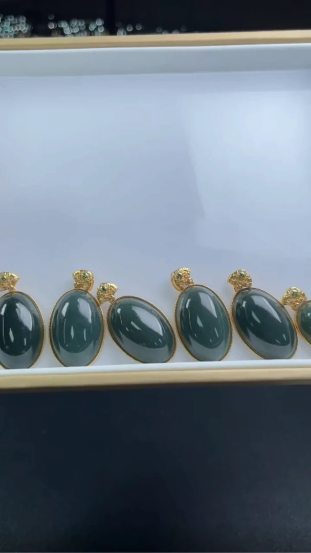 和田玉银S925镶嵌颈饰-13498-E8-多样性发其一