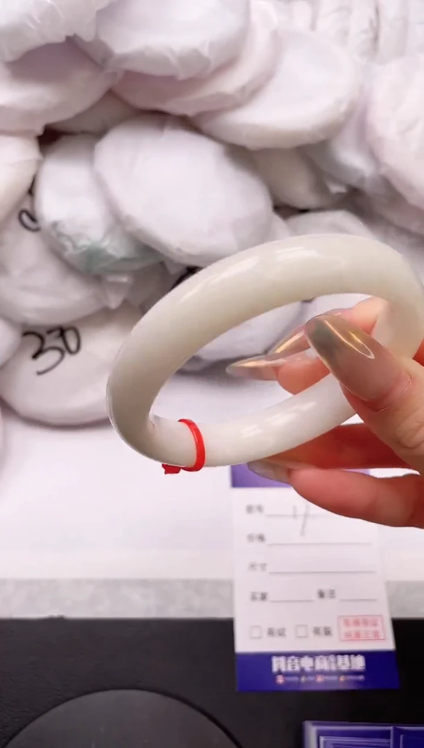 【闪购商品】和田玉手镯未镶嵌4K17-58