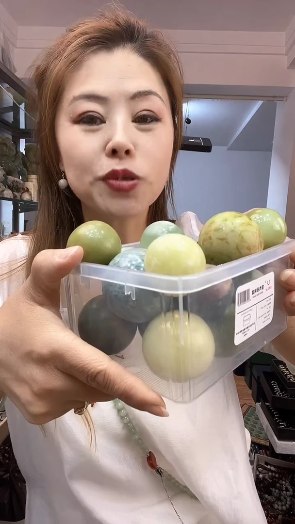 岫玉未镶嵌手球1对大小水机多样性发货其中之一