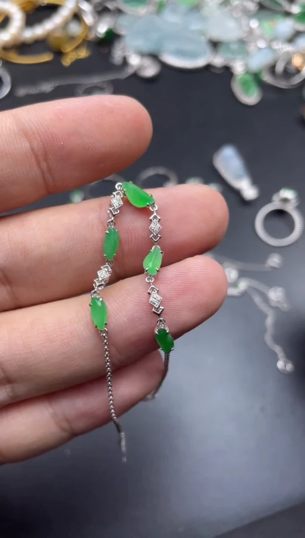 【闪购商品】翡翠颈饰18K金镶嵌FOCE寄售不退换