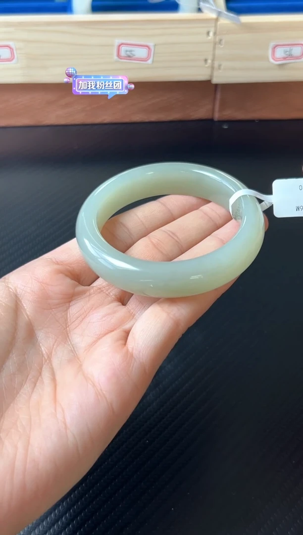 未镶嵌手镯和田玉且末微色差近矿56+ M