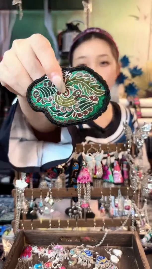 织绣彩云南阁非遗老绣741