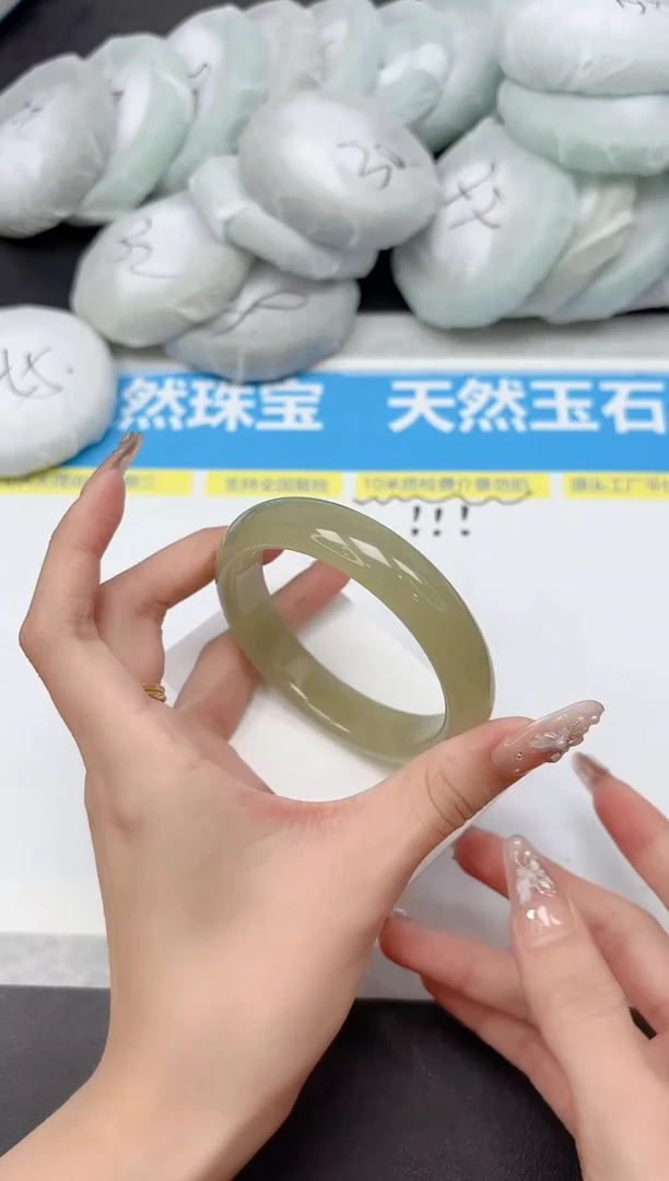 未镶嵌手镯石英质玉145-58.7