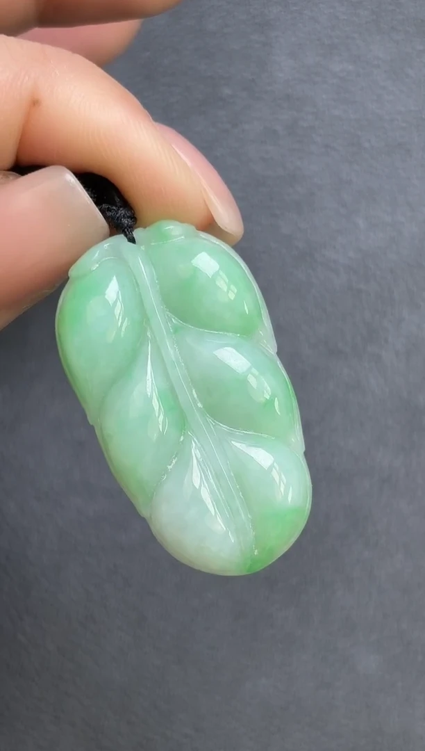 颈饰未镶嵌翡翠叶子