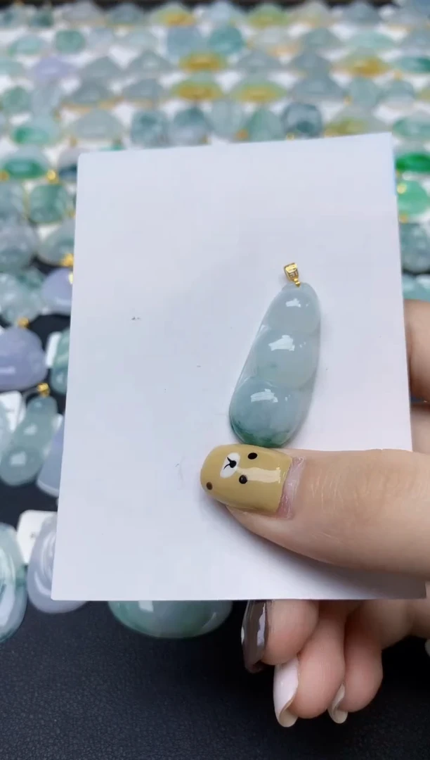 翡翠18K金镶嵌颈饰薇***记天然翡翠A货