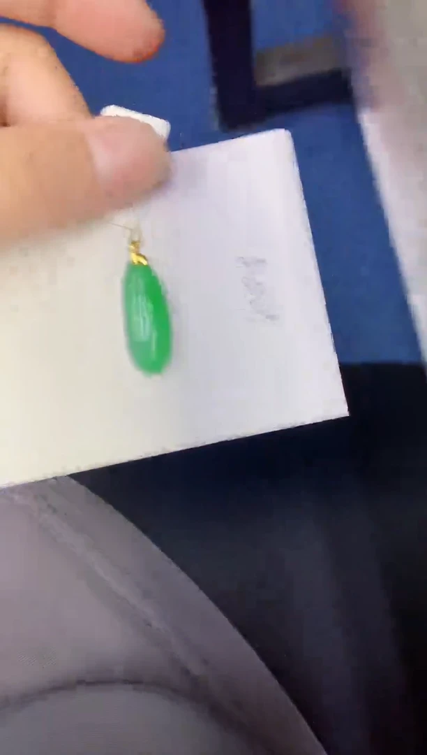 颈饰18K金镶嵌翡翠缅甸天然翡翠A货