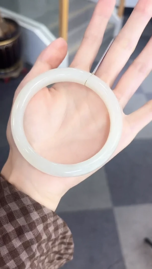 【闪购商品】和田玉手镯未镶嵌晴白