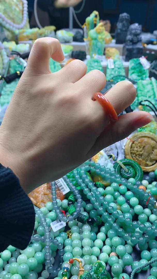 颈饰未镶嵌翡翠天然缅甸a货翡翠什么圈口都有