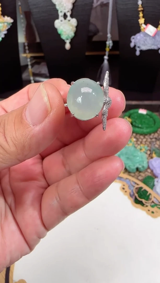 【闪购商品】翡翠挂件未镶嵌拍照