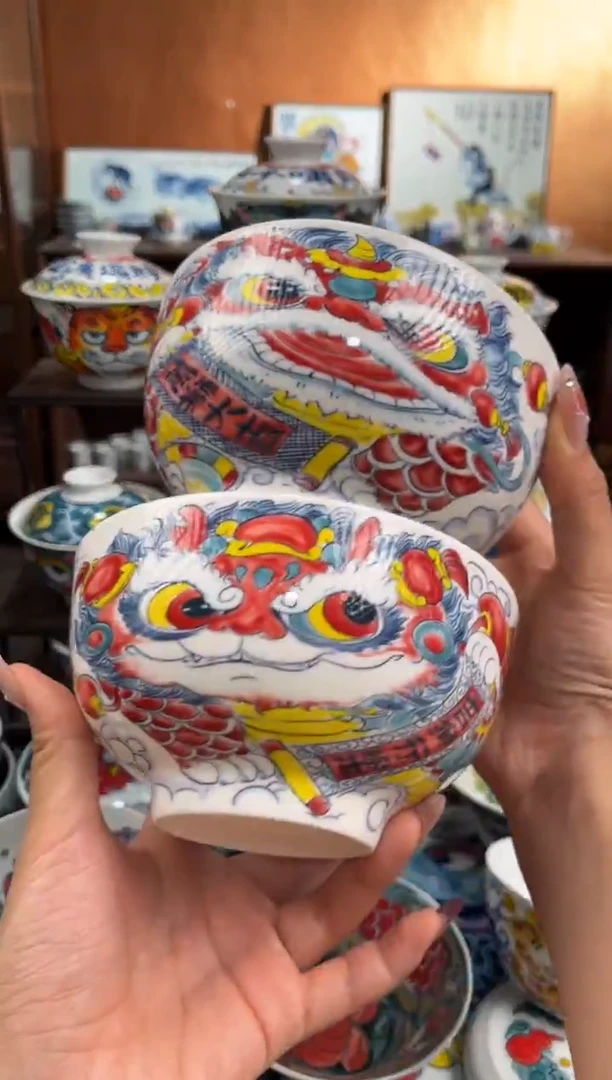 瓷片昨明饭碗两只（福利价格）