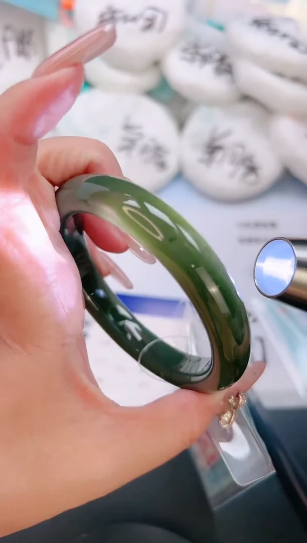 未镶嵌手镯和田玉8T100-60