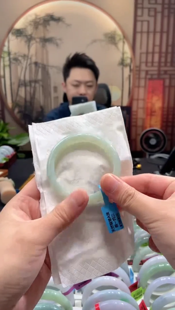 未镶嵌手镯翡翠000078384