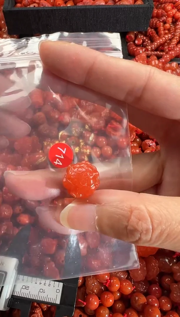 【闪购商品】南红玛瑙颈饰未镶嵌1