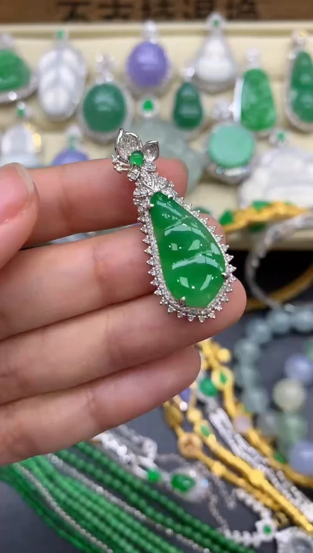 翡翠18K金镶嵌颈饰263-中国好珍宝