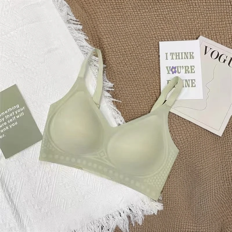 【款号666】薄款内衣舒适时尚聚拢裸感轻薄