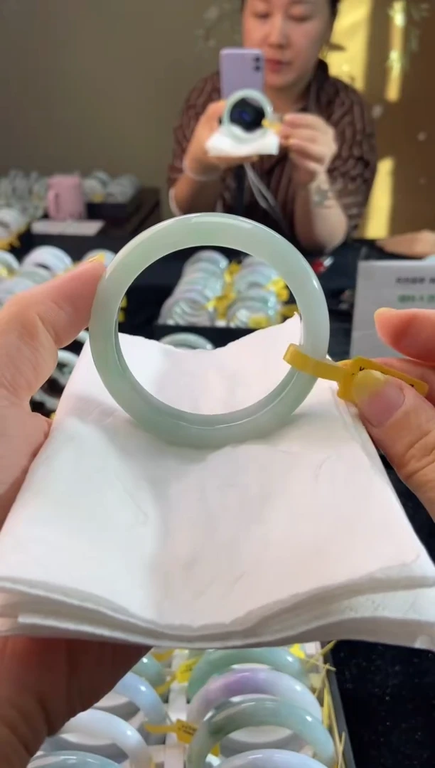 未镶嵌手镯翡翠5657圈口d