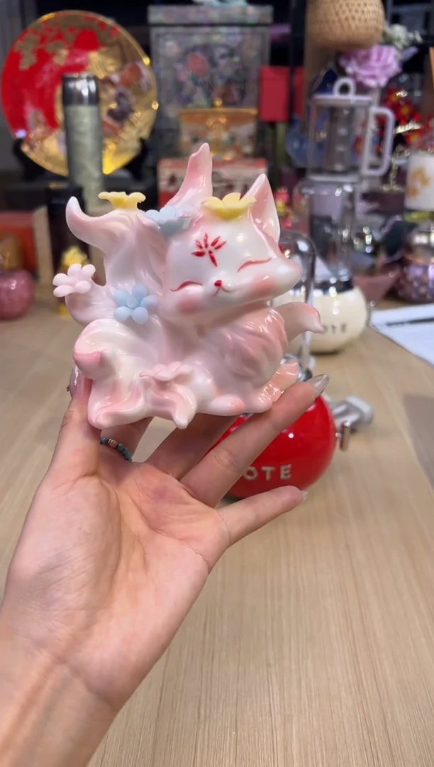 46花朵九尾狐摆件