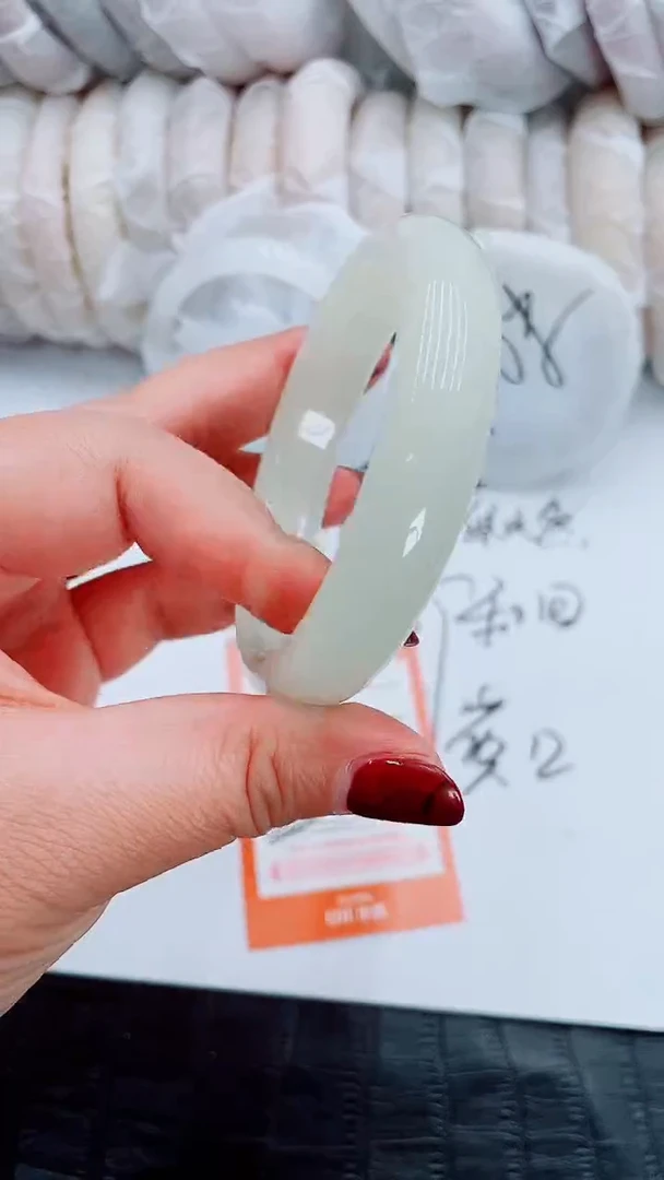 【闪购商品】石英质玉手镯未镶嵌P17-57-58