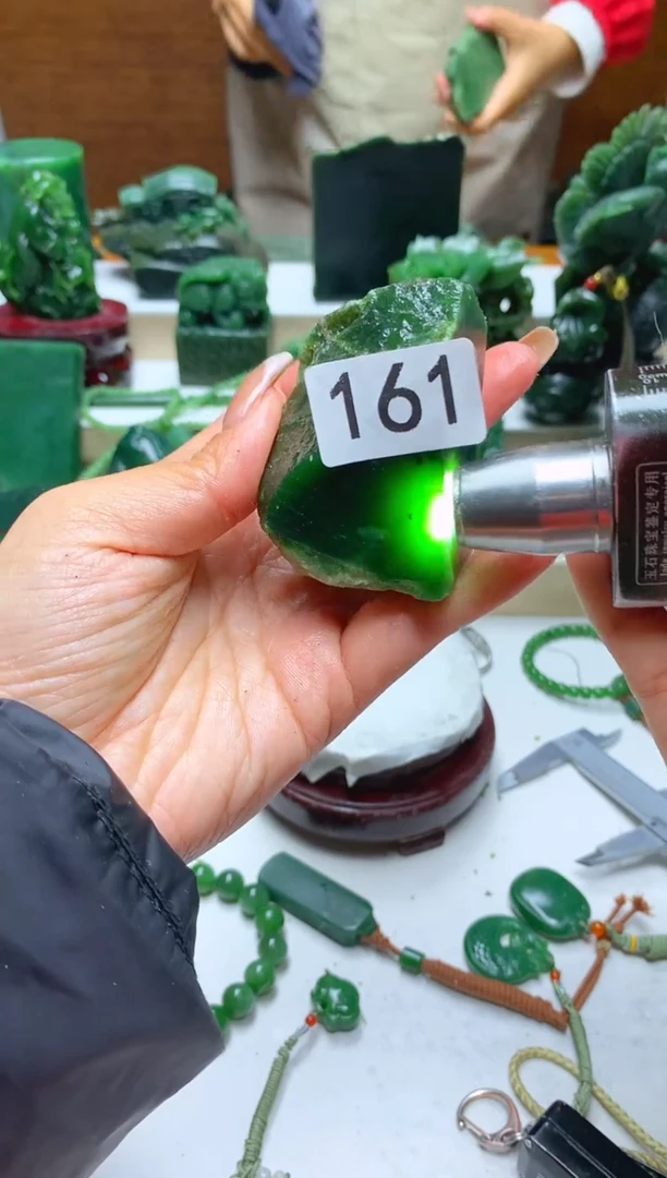 未镶嵌和田玉摆件1