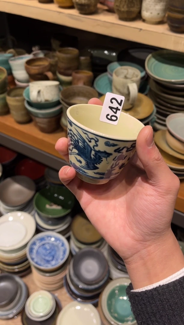 【闪购商品】瓷片642  手绘青花茶杯1个