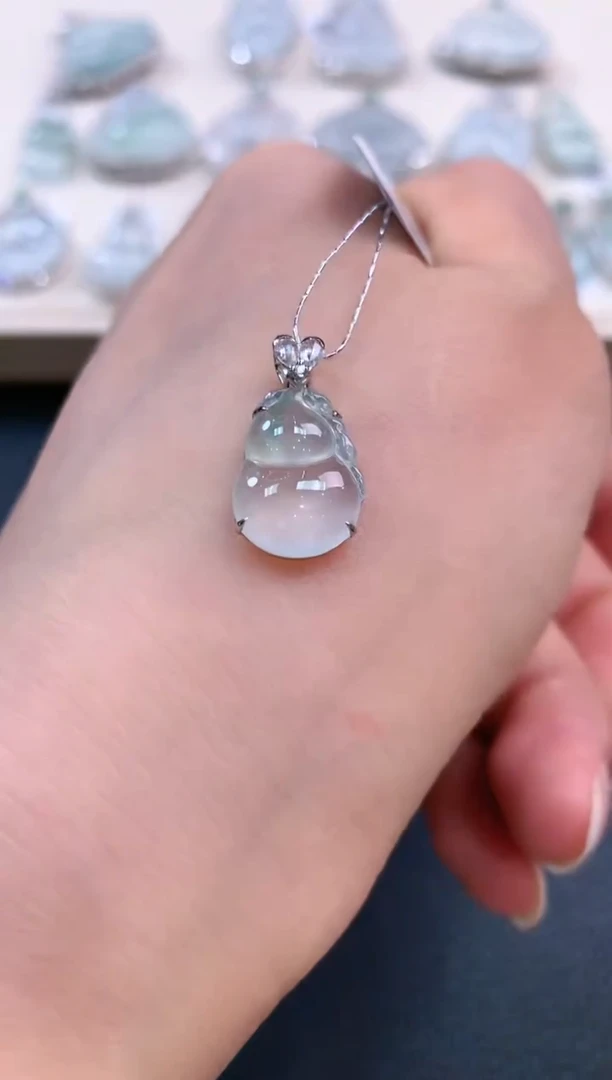 【闪购商品】翡翠吊坠(不含链)18K金镶嵌n18